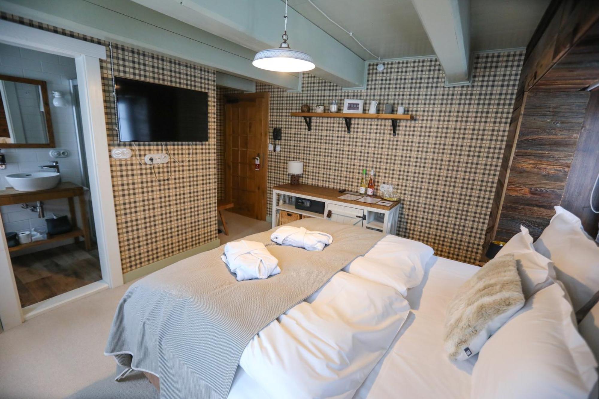 Hotel Bouda Helena Pec pod Snezkou Exteriör bild